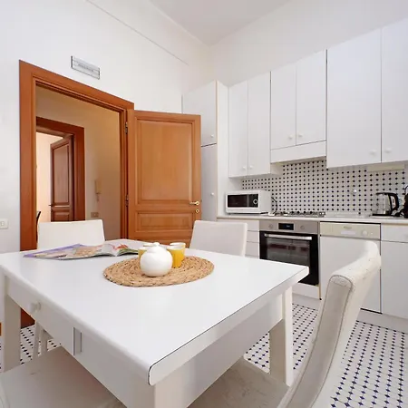 Luxury In The Ghetto's Heart *