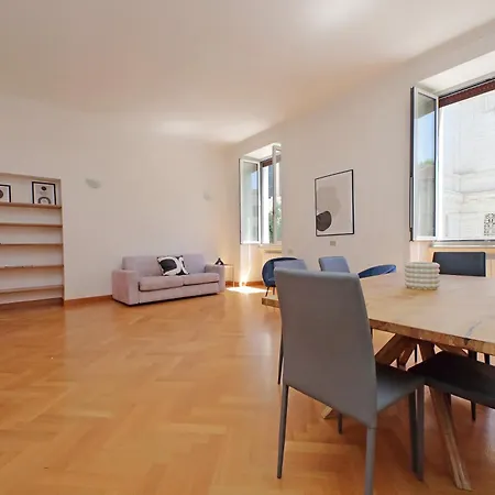 Luxury In The Ghetto's Heart *