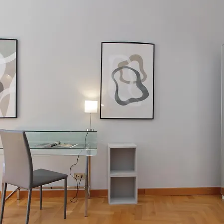 Luxury In The Ghetto's Heart Řím