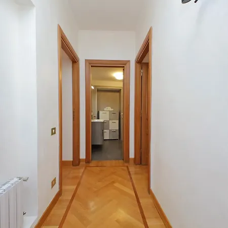 Luxury In The Ghetto's Heart * Řím