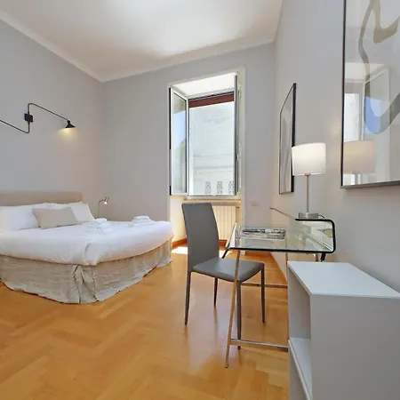 Luxury In The Ghetto's Heart * Řím