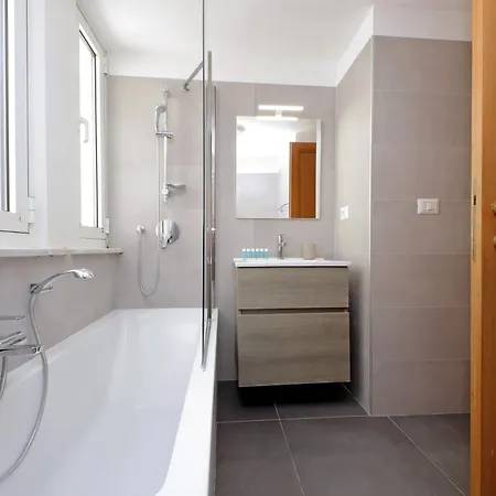 Luxury In The Ghetto's Heart Apartmán *