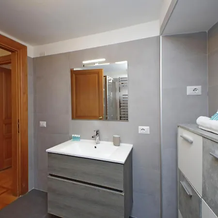 Luxury In The Ghetto's Heart Apartment