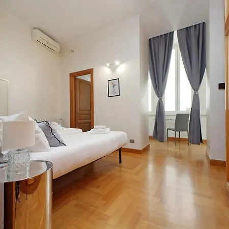 Luxury In The Ghetto's Heart Řím