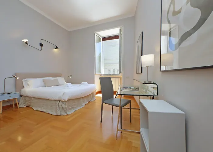 Luxury In The Ghetto's Heart * Roma