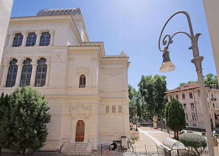 Luxury In The Ghetto's Heart Roma