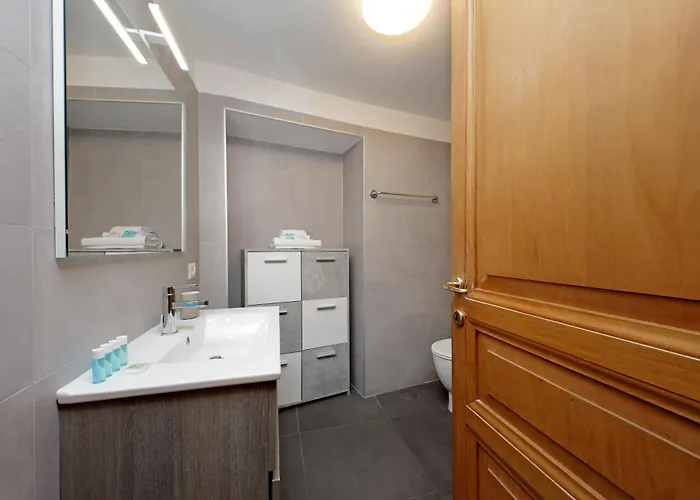 Luxury In The Ghetto's Heart Daire Roma